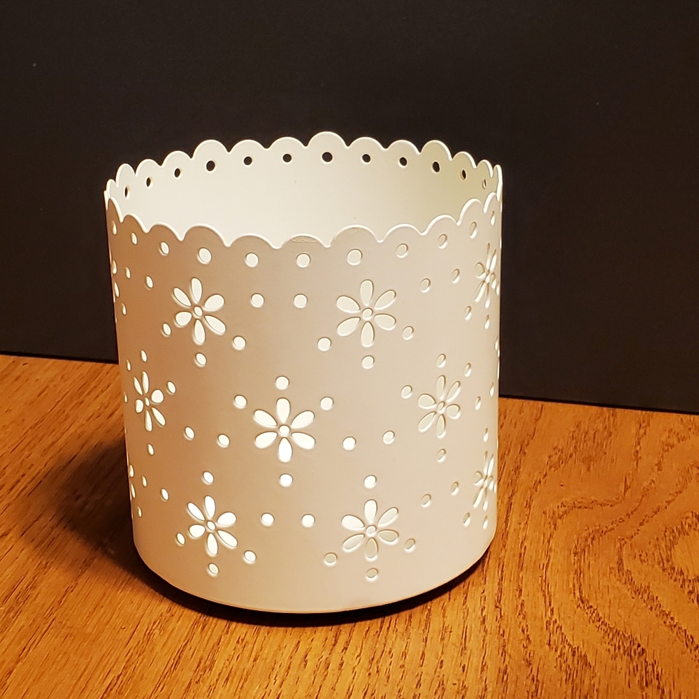 Yankee Candle Eyelet Lace Photo Frame Candle Holder - Picture 9 of 14